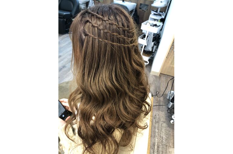 ヘアセット 可愛い 大和駅 駅近 おすすめのヘアスタイルやメニューの情報を定期的にお届けします 大和の美容室ならare Nge Hair